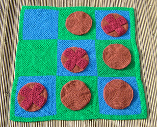 Etsy_noughts___crosses_outside_small2