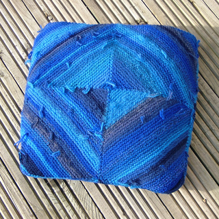 Woolsack_cushion_small2