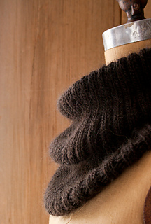 Suri_merino_cowl_600-7_small2