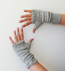 Mirri_mitts_gray_7_small