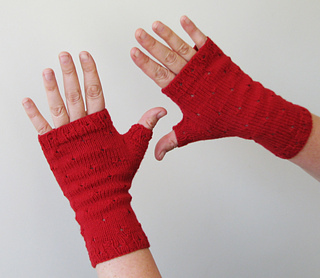 Mirri_mitts_red_small2