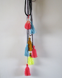Tassel_hanging_small2