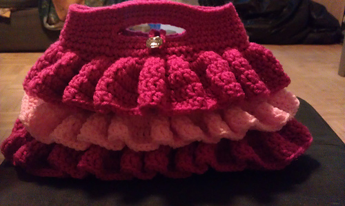 Ravelry: Bella Ruffled Bag pattern by CrochetDreamz