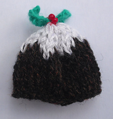 Ravelry: Christmas pudding tea cosy pattern by Helen Cox