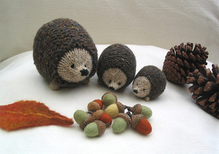 Acorns_and_hedgehogs_small2