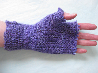 Titania_mitts_and_cowl_005_small2