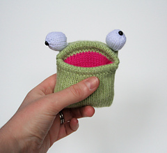 Baby_pocket_frog_1_small