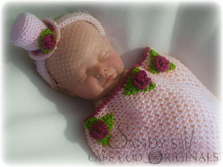 Top_hat_and_flowers_small2