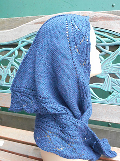 Hooded_lacy_scarf_small2