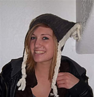 Bulky_braided_hat_aisha_2_small2