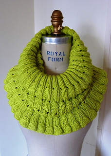 Cowl_ruffle_lace_002_small2