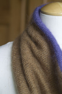 Capricious-cowl-2tone-closeup_small2