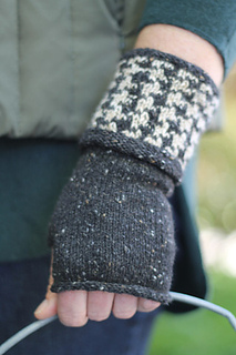 Houndstooth_wristies_fg2_small2