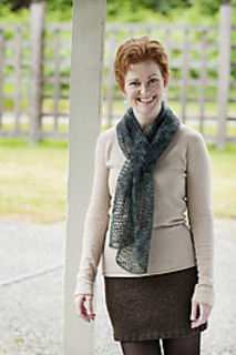 Kellys-frothy-crocheted-scarf2_small2