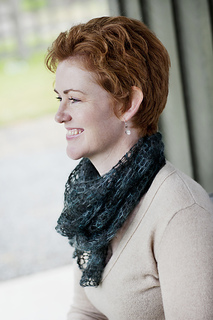 Kellys-frothy-crocheted-scarf_small2