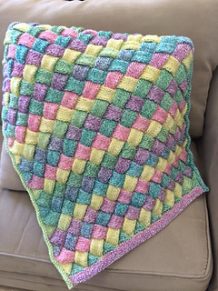 Entralac_baby_blanket_small2