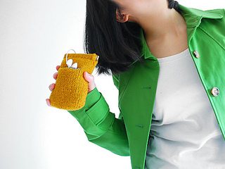 Dance_with_a_knitted_iphone_case_small2