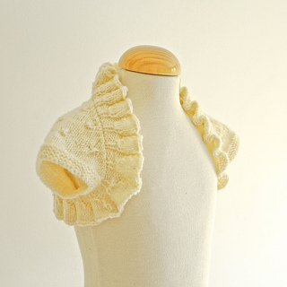 Knitted_girls_bolero_small2