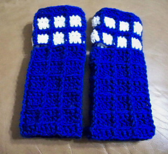 Fingerless_mitts_1-2014_small