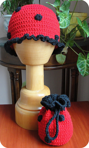 Ladybug_hat_and_purse_resized_for_etsy_medium