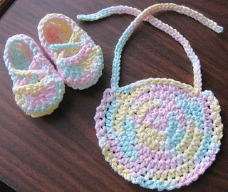 Droolie_bib_w_booties_fill_small2