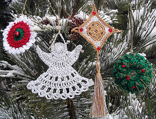 Crochet_ornaments_outside_really_good_shot_small2