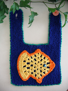 Cottonfish_bib_flat_a_1_small2