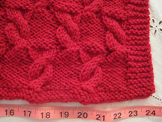Cuddle_cable_baby_blanket_with_measure_4_small2