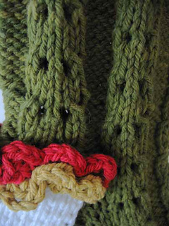 Ruffled_lace_christmas_stocking_closeup_of_stitches_small2