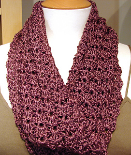 Ravelry: Mobius Cowl pattern by Diana Bensted