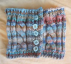 Chunkymo_buttoncowl3_small