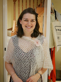 Yvonne_in_shawl_small2