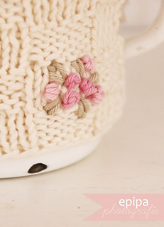 Blog_knitted_cozy_detail_by_epipa_komp_small2