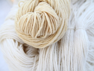 1_wolle_merino_helles_senfgelb_small2