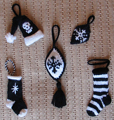 Gothicyuletreedecorationscrop1_small