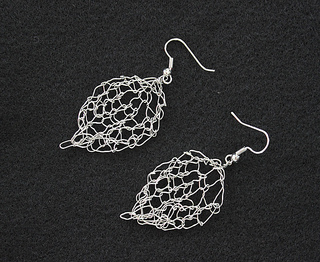 Leaf_earrings_080311_small2
