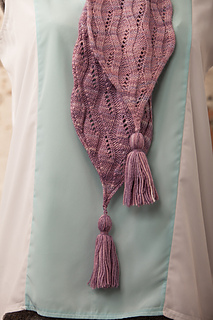 Hahn-binghamhillscarfdetail_small2