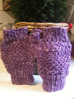 Jackie_s_look_out_below_mitts_small2