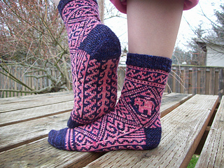Shawl_and_socks_1341_small2