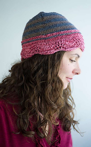 Scallopedfeatherfanhat_medium