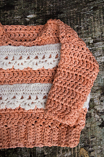 Hairpin-lace-baby-sweater_small2