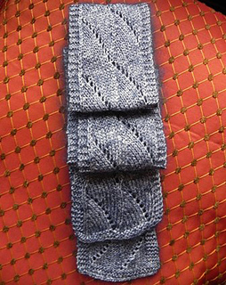 Silky_scallop_scarf2_small2