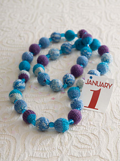 52_nyenecklace_00014_small2