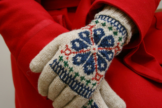 Elegantcoatgloves_photo3_small2