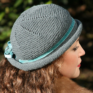 Retroclochehat_small2