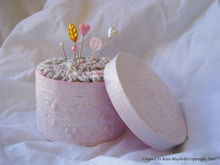 Pnk_rnd_pincushion_2_small2