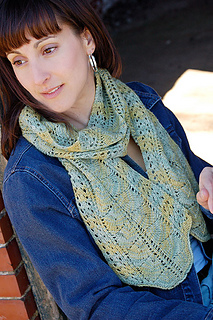 2044_manorbornscarf_closeup_small2