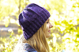 Slaunter_hat_iris_side_closeup_the_knitting_vortex_small2