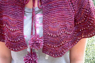 Escallop_capelet_cover_the_knitting_vortex_small2