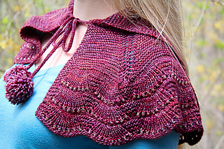 Escallop_capelet_project_shoulder_detail_small2